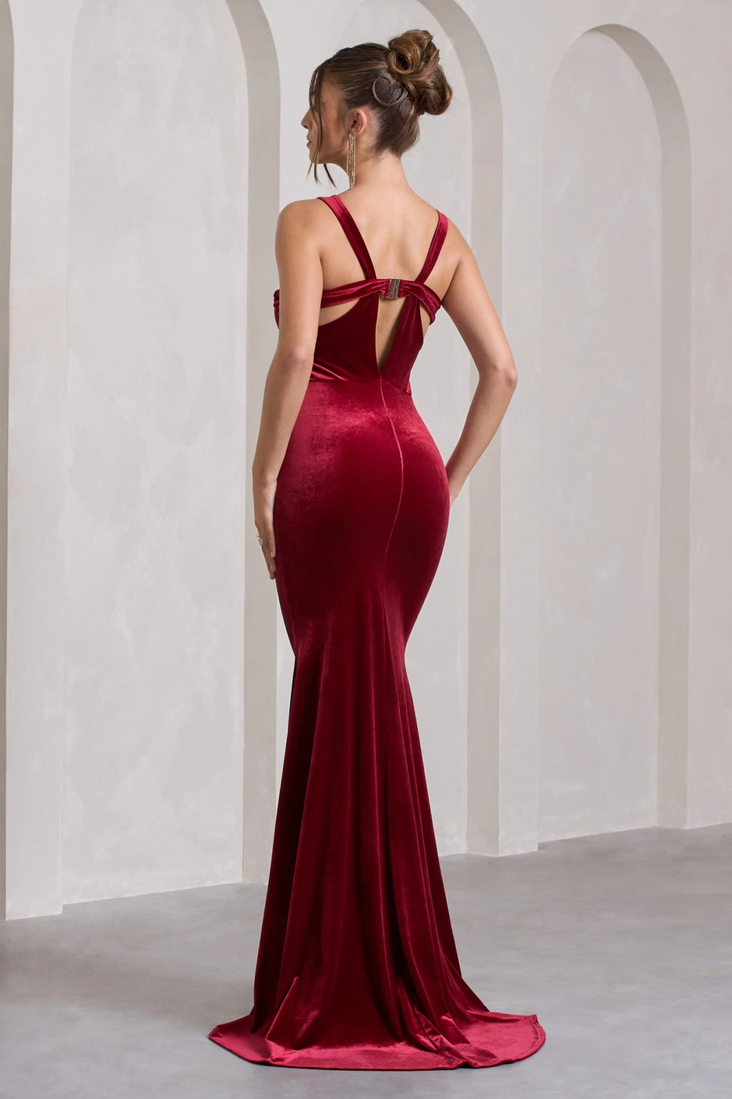 Elisabetta | Berry Velvet Plunge-Neck Fishtail Maxi Dress 4 Elisabetta | Berry Velvet Plunge-Neck Fishtail Maxi Dress - Image 2